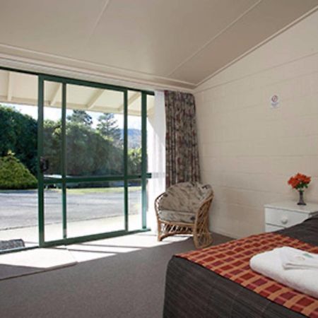 Opal Hot Springs & Holiday Park Okauia Buitenkant foto